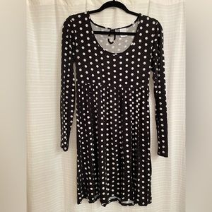 Black and White Maternity Dress EUC